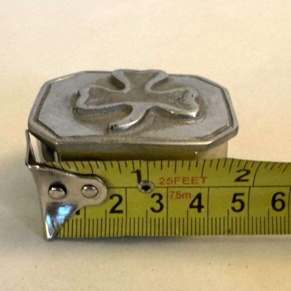 Vintage Pewter Irish Shamrock Clover Design Pill Box Trinket Box, 2" x 1" - Picture 4 of 5